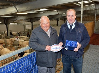 BCCS President Mervyn Parker congratulated Kevin Thomas on winning the Harman Award for the largest increase in the average self replacing index for his Moelfre Charolais herd in the Welsh Region