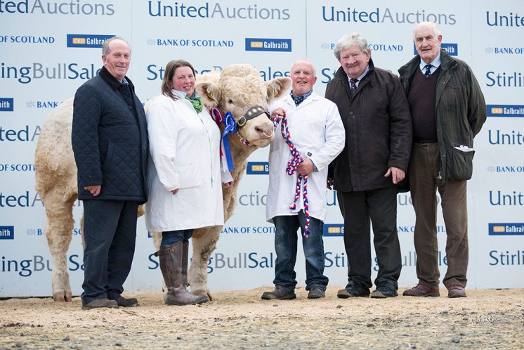 Top price Balthayock Justice with Breeder Major Walter and team and the proud new owners Gilbert Crawford and Joe Wilson