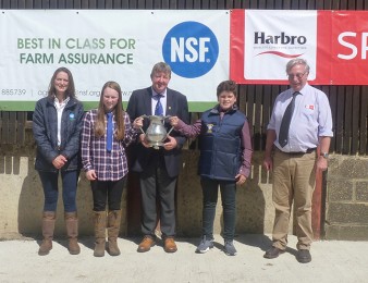 Fairway Trophy Winners with Master Judge Andrew Hornall, Joanna Bailey from sponsors NSF and Christopher Barclay from sponsors Harbro